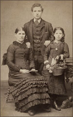 Winifred Bagnall (née Page) with children George and Rachel